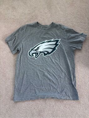 Nike Gray Short Sleeve Tee with Philadelphia Eagles Logo